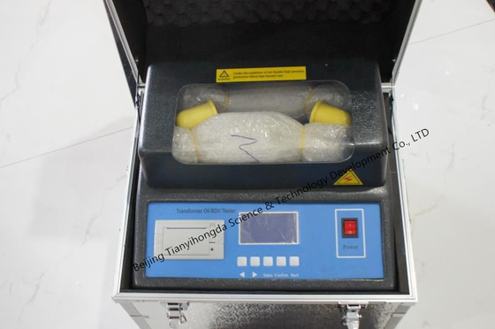 変圧器オイルの絶縁耐力のテスターの電気テストの器械、温度の表示電気テスト ツール